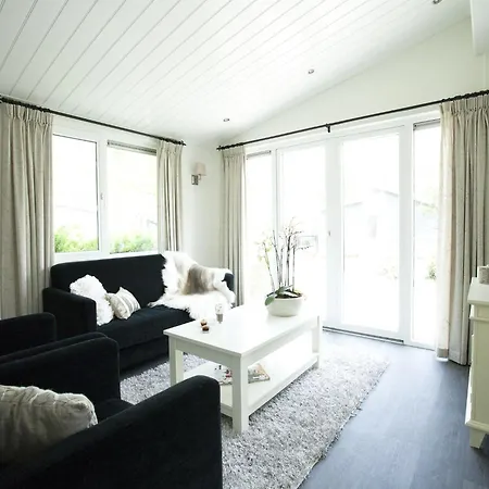 Modern With Dishwasher, Near Nature Reserve Chalet *